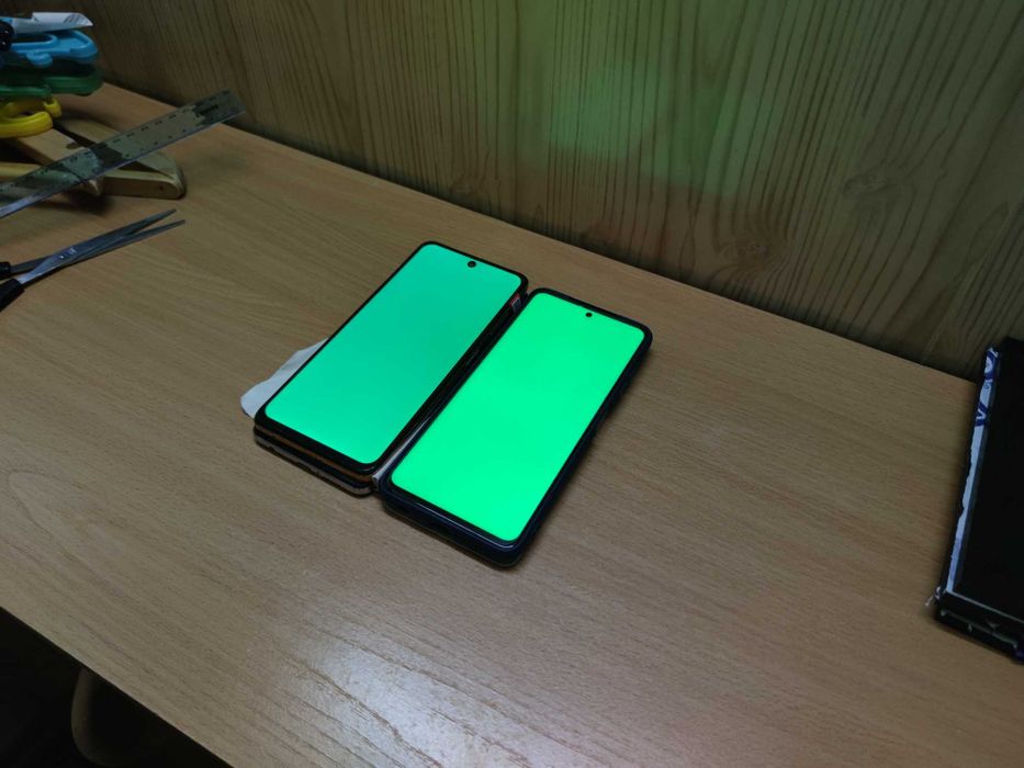 Продам дисплей с рамкой Poco X3 Pro Metal Bronze + задняя крышка
