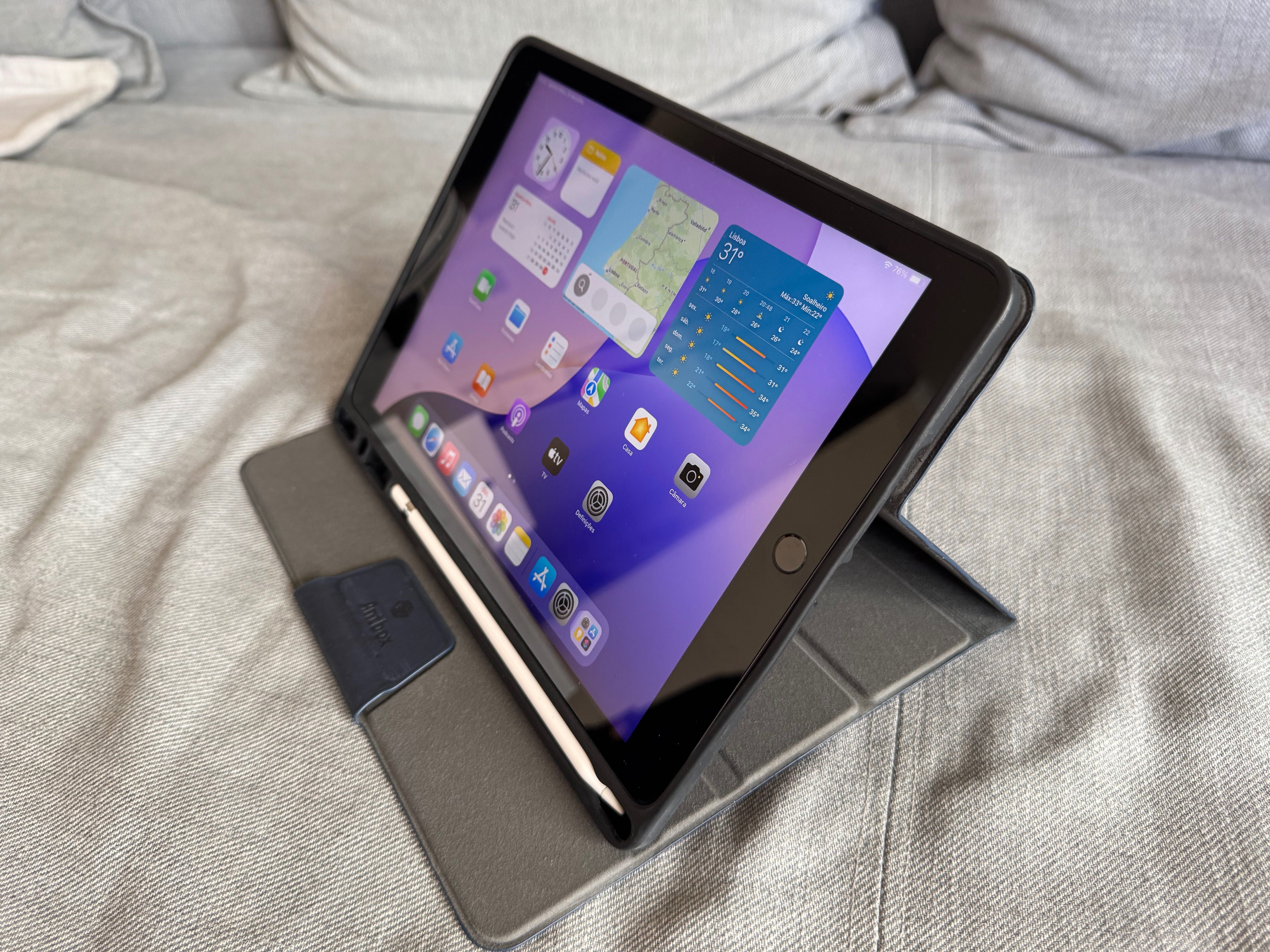 iPad 7ª geração 128GB Wi-Fi + Celular + Apple Pencil
