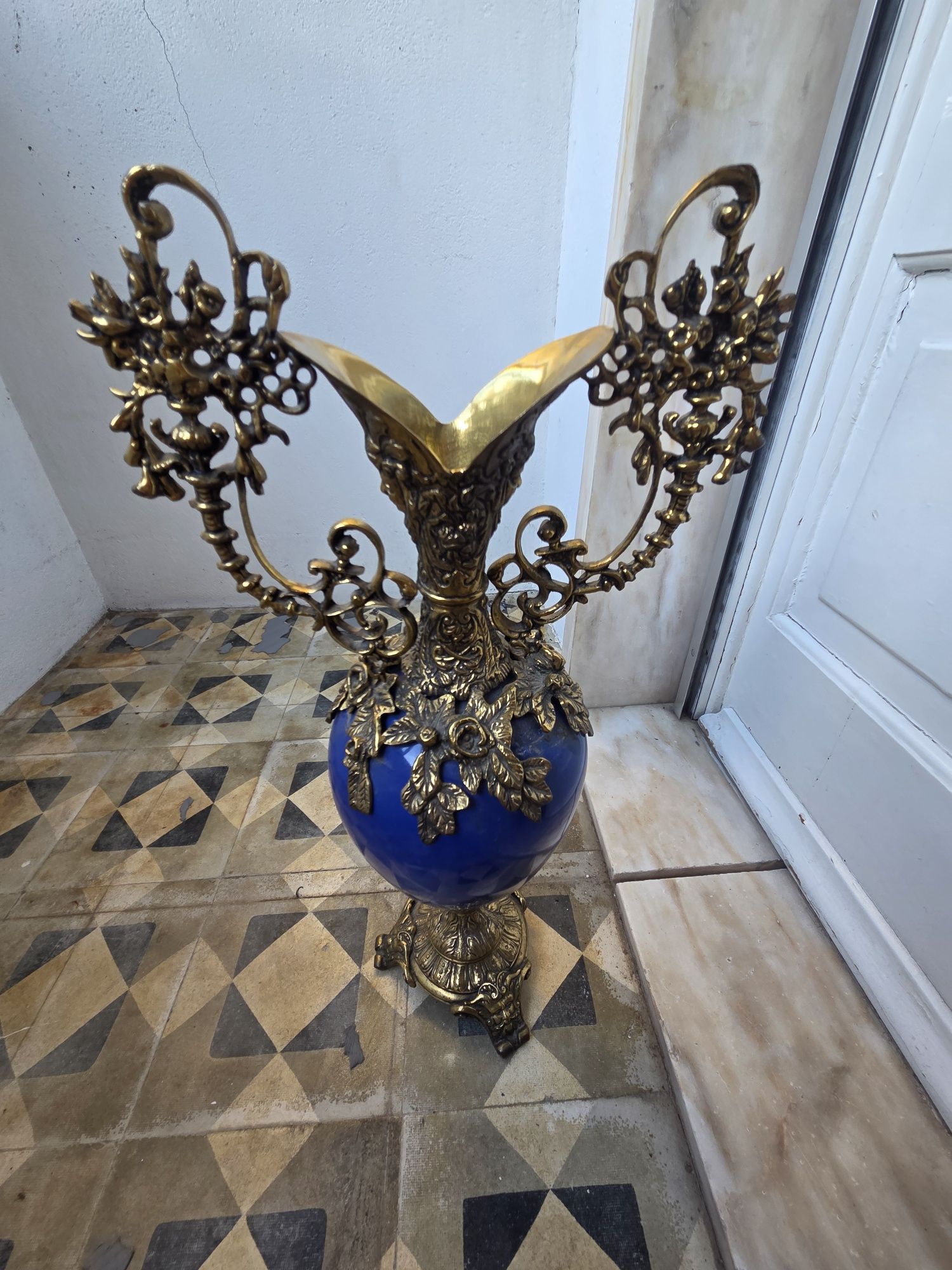 Jarrao porcelana e cobre