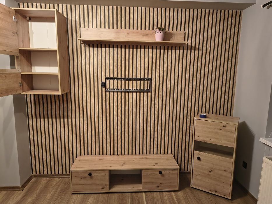 Sprzedam dwie szafki i szafkę RTV oraz półkę