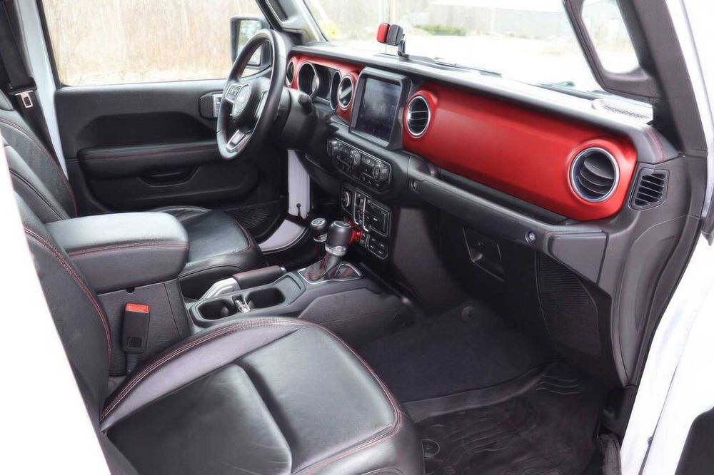 Jeep Gladiator      2020