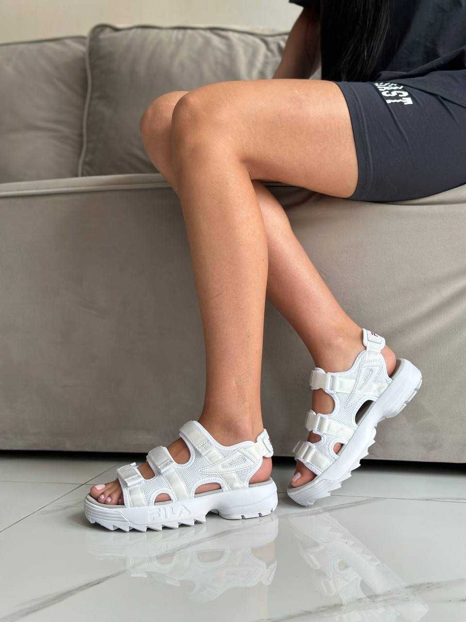 Жіночі сандалі Fila Disruptor 2 Sandal білий 6004 НОВИЗНА ХІТ
