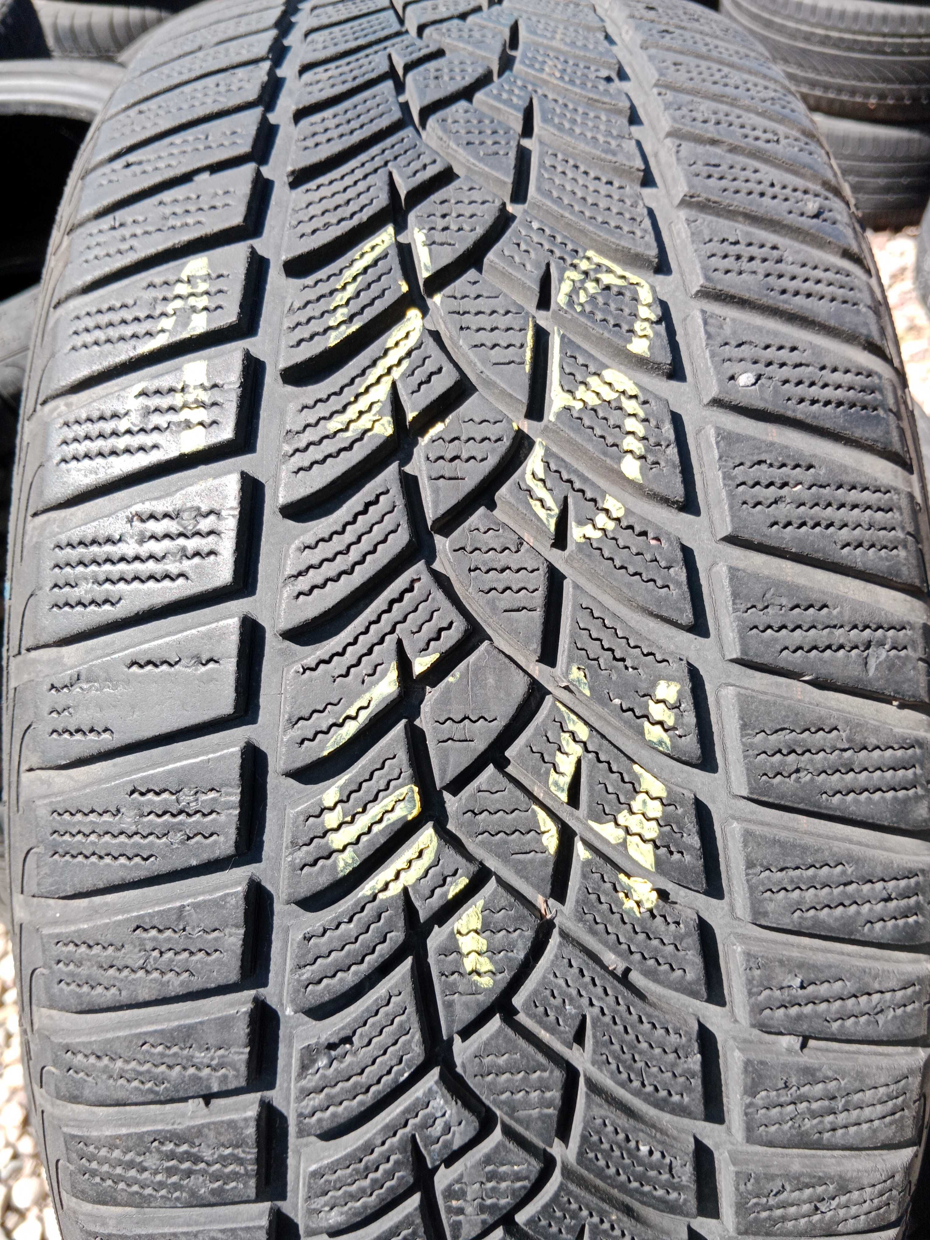 Opona używana 225/45R18 Goodyear Ultra Grip Performance 1szt.