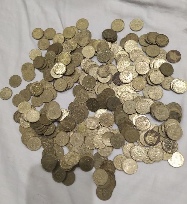 Жовті Монети 10,25,50коп.1 гривняУкраїни Желтые Монеты Украины 1992-18