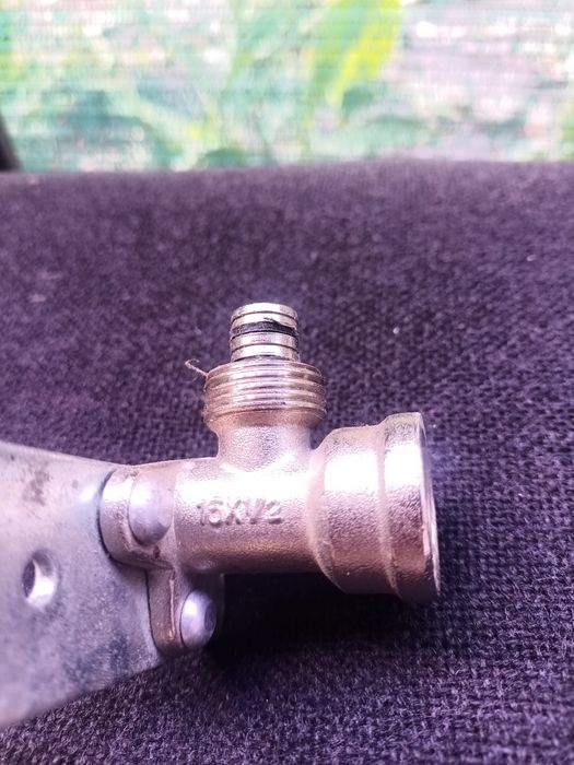 Продам краны шаровые 1/2