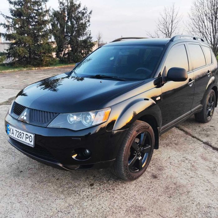 Официальный Outlander XL 3.0 автомат ПОЛНЫЙ ПРИВОД (2007 год)