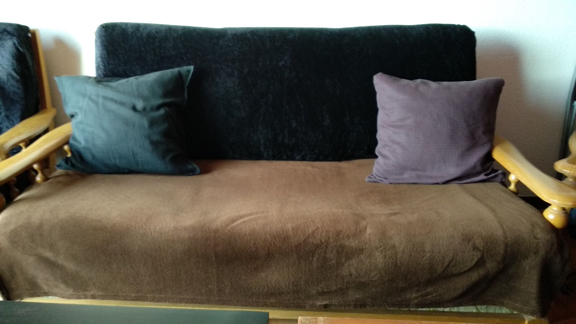 Sofá Cama 3 lugares + Sofá Individual (Ofereço a quem recolher)