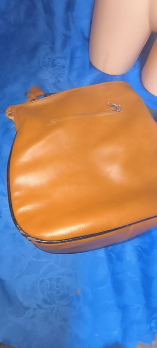 Oddam torebkę stan na zdjęciach welur skóra