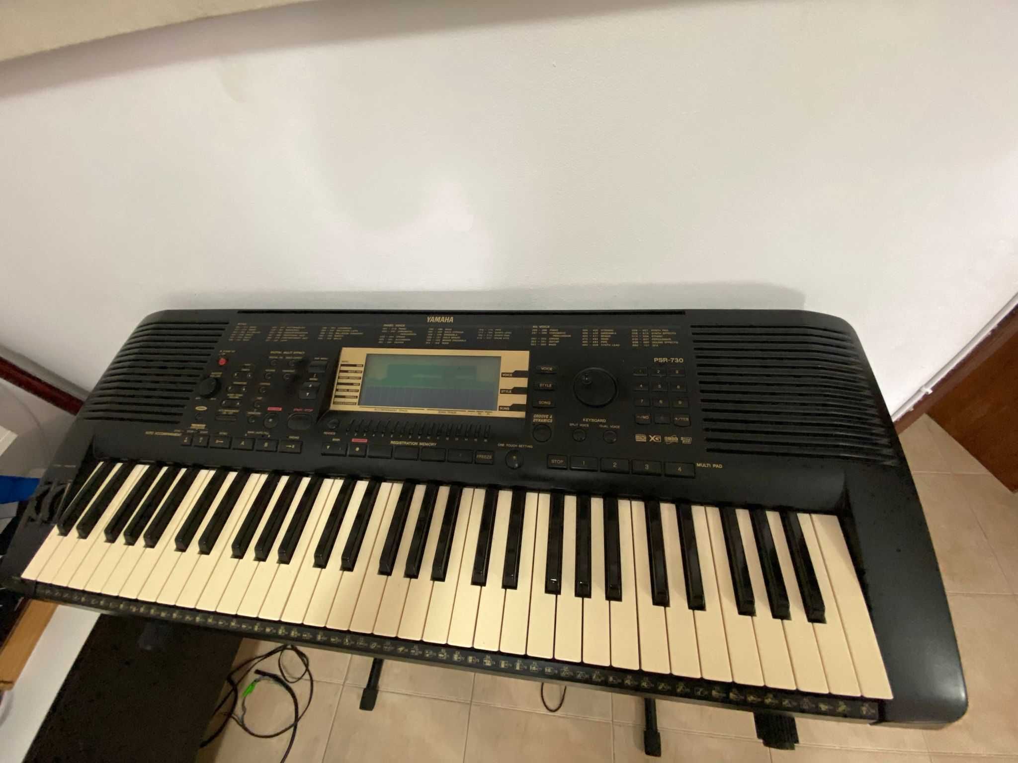 teclado arranjador yamaha PSR 730