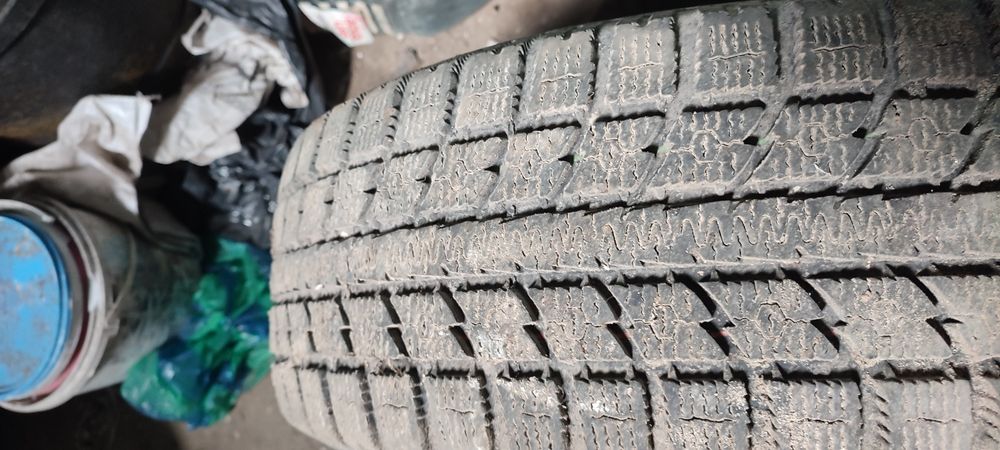 Продам пару коліс Toyo 205 65 R15