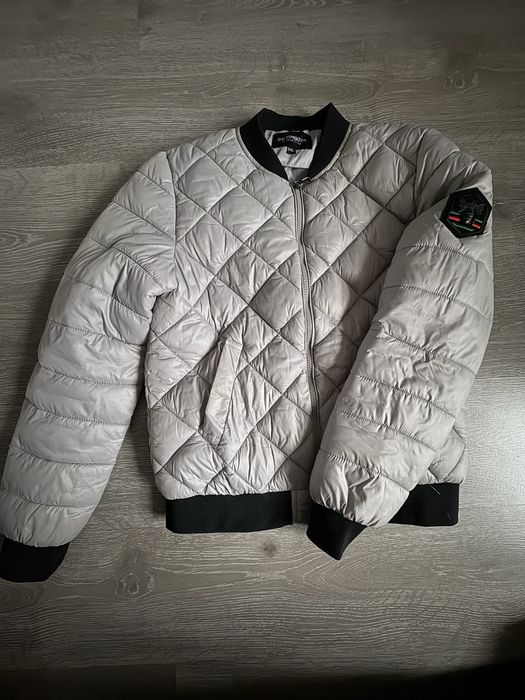 Курточка жіноча