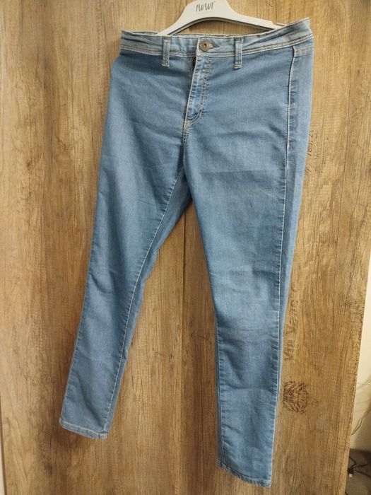 Jeansy damskie jasne