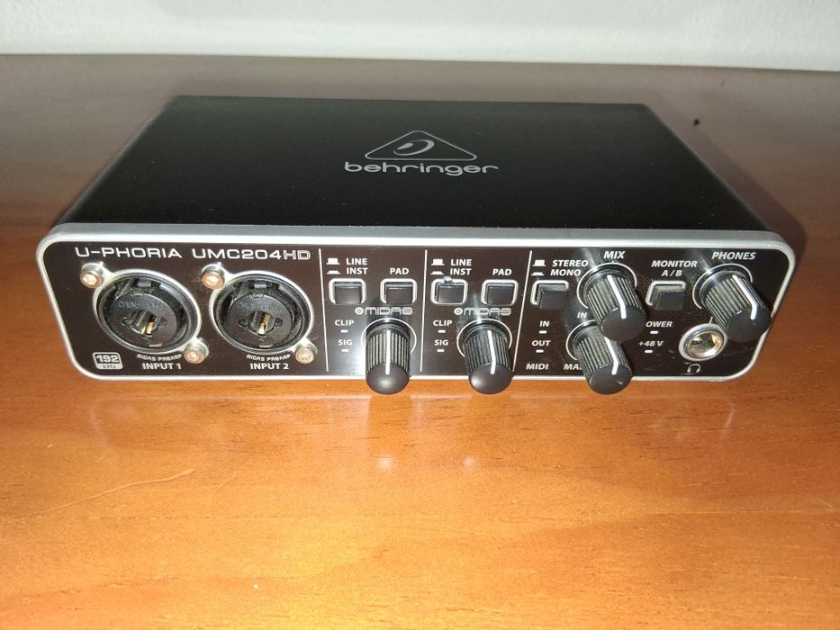 Interface de Áudio Behringer U-Phoria UMC 204HD