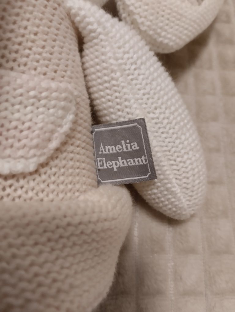 Bawełniana przytulanka grzechotka słonik Amelia Living Textiles