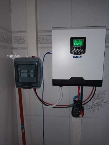 Inversor/Controlador SOLAR Híbrido * 2.4kW * 50A * 24V * PWM *