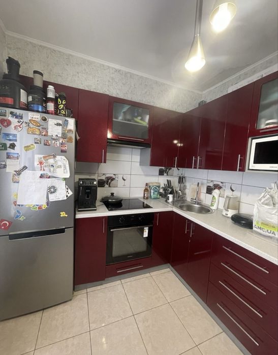 Продається 4 кімнатна квартира