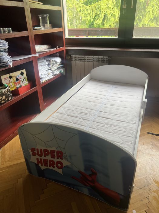Łóżko dla dziecka z materacem spiderman