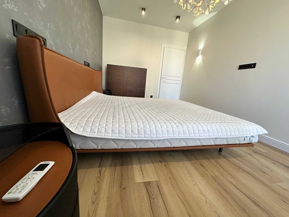 Оренда. ЖК Seven(Севен). Дніпровська наб. 18А (будинок з генератором)