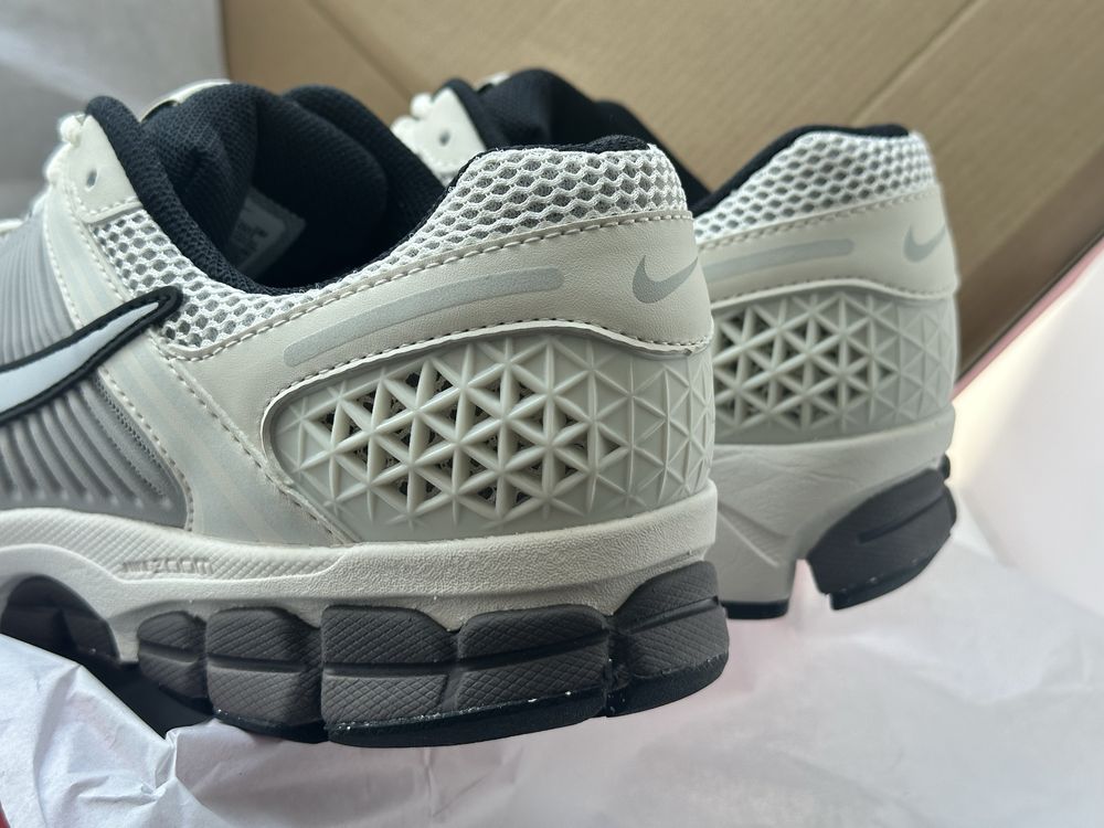 Кросівки Nike Zoom Vomero 5 Beige FJ2028-001
