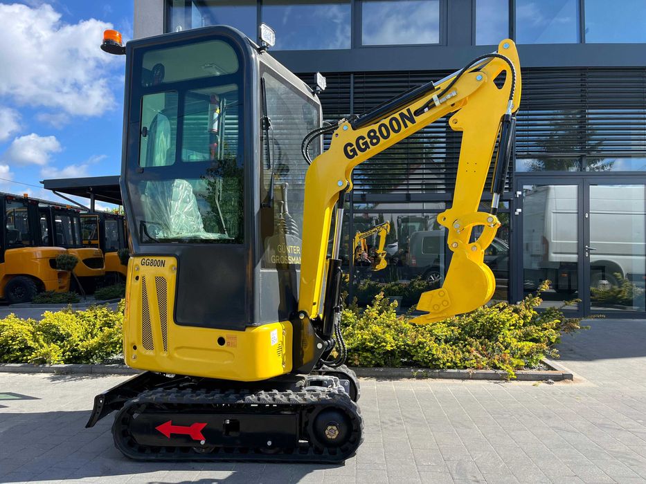 Nowa minikoparka Gunter Grossmann GG800N z kabiną