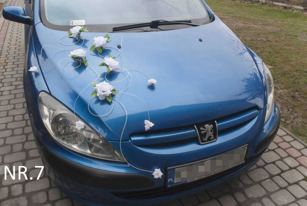 Ozdoby na samochód BIAŁA delikatna dekoracja na auto 007