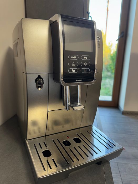 Кавовамашина DeLonghi Dinamika plus