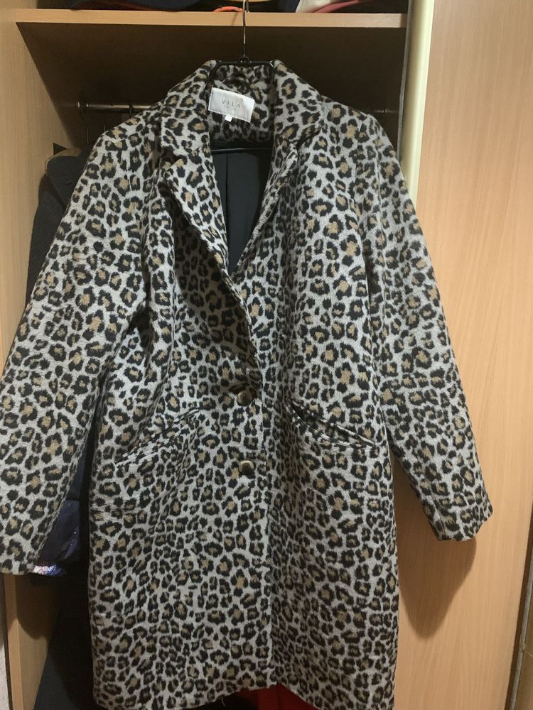 Пальто леопардовое