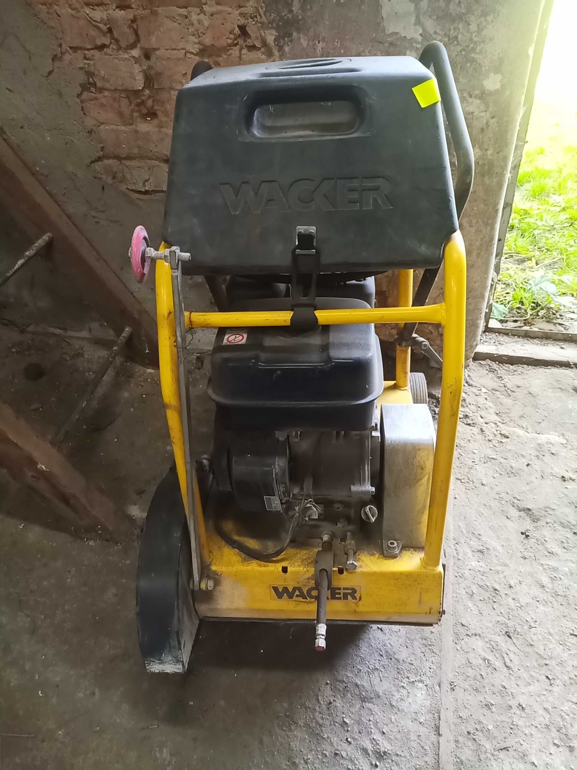 Przecinarka jezdna betonu asfaltu Wacker Neuson BFS 935B