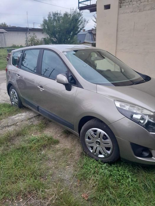 Продам Renault Megane Scenic в хорошому стані! 2010 рік