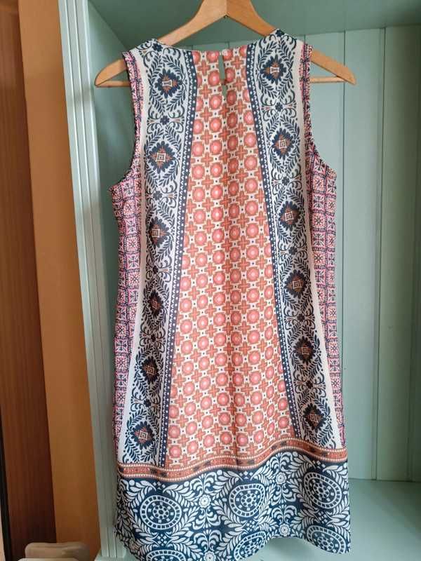 Wzorzysta sukienka only r. 36 / S