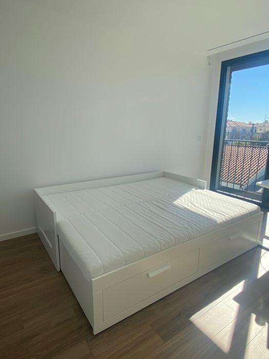 Cama dupla e colchões