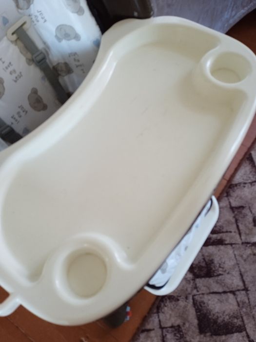 Стільчик для годування