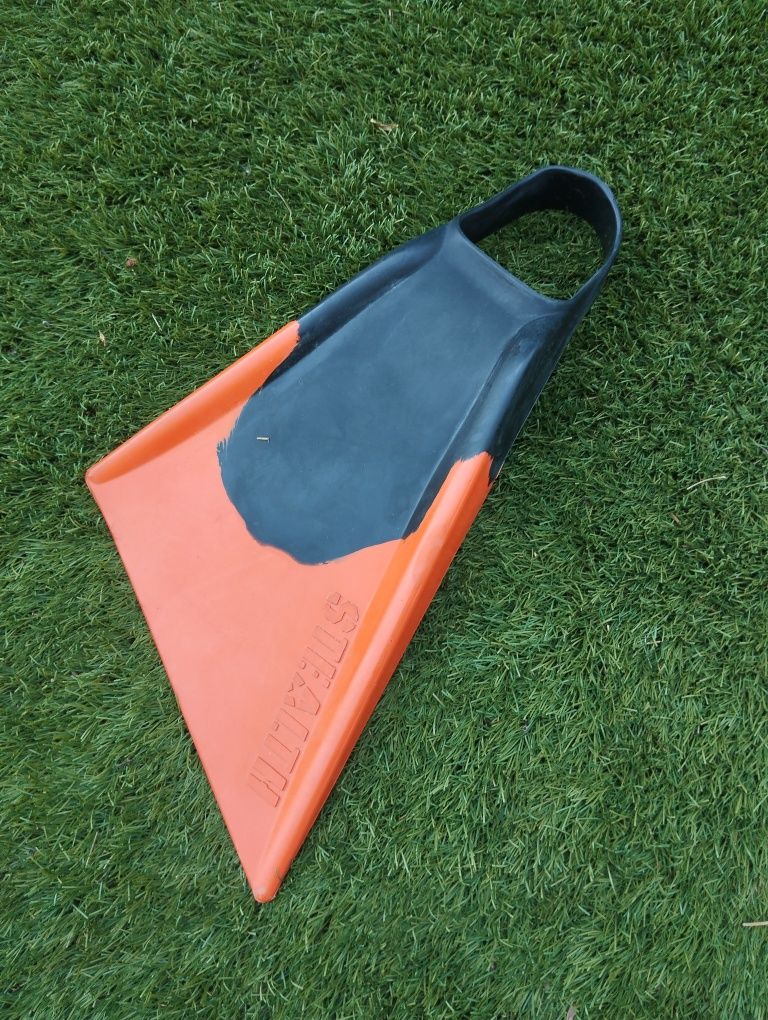 Stealth Bodyboard Fin – Medium Large (Preto/Laranja)