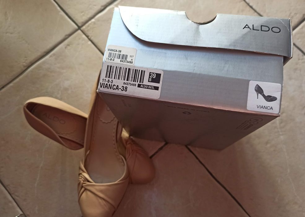 Sapatos Aldo tamanho 39