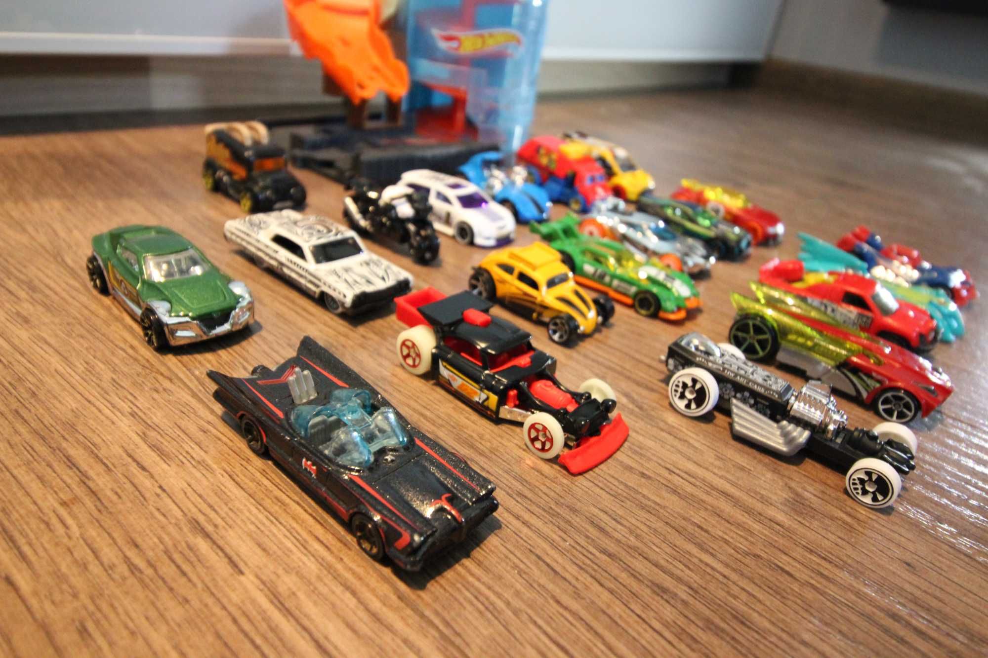 Zestaw hot wheels city zakręcona lodziarnia