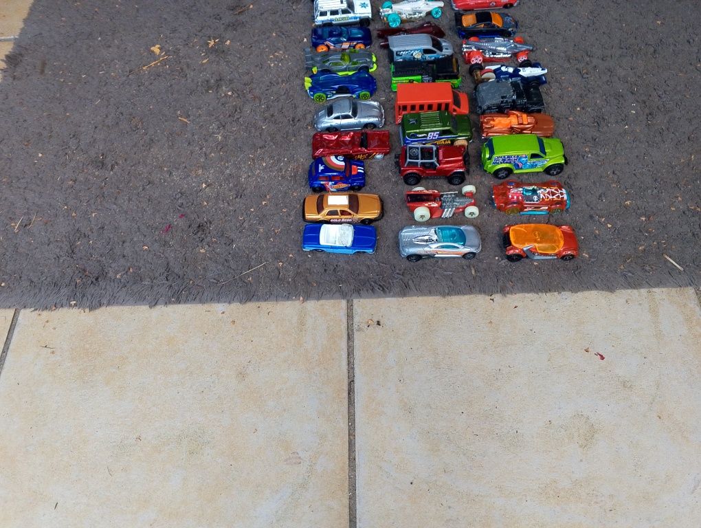 Auta hot wheels i matchbox