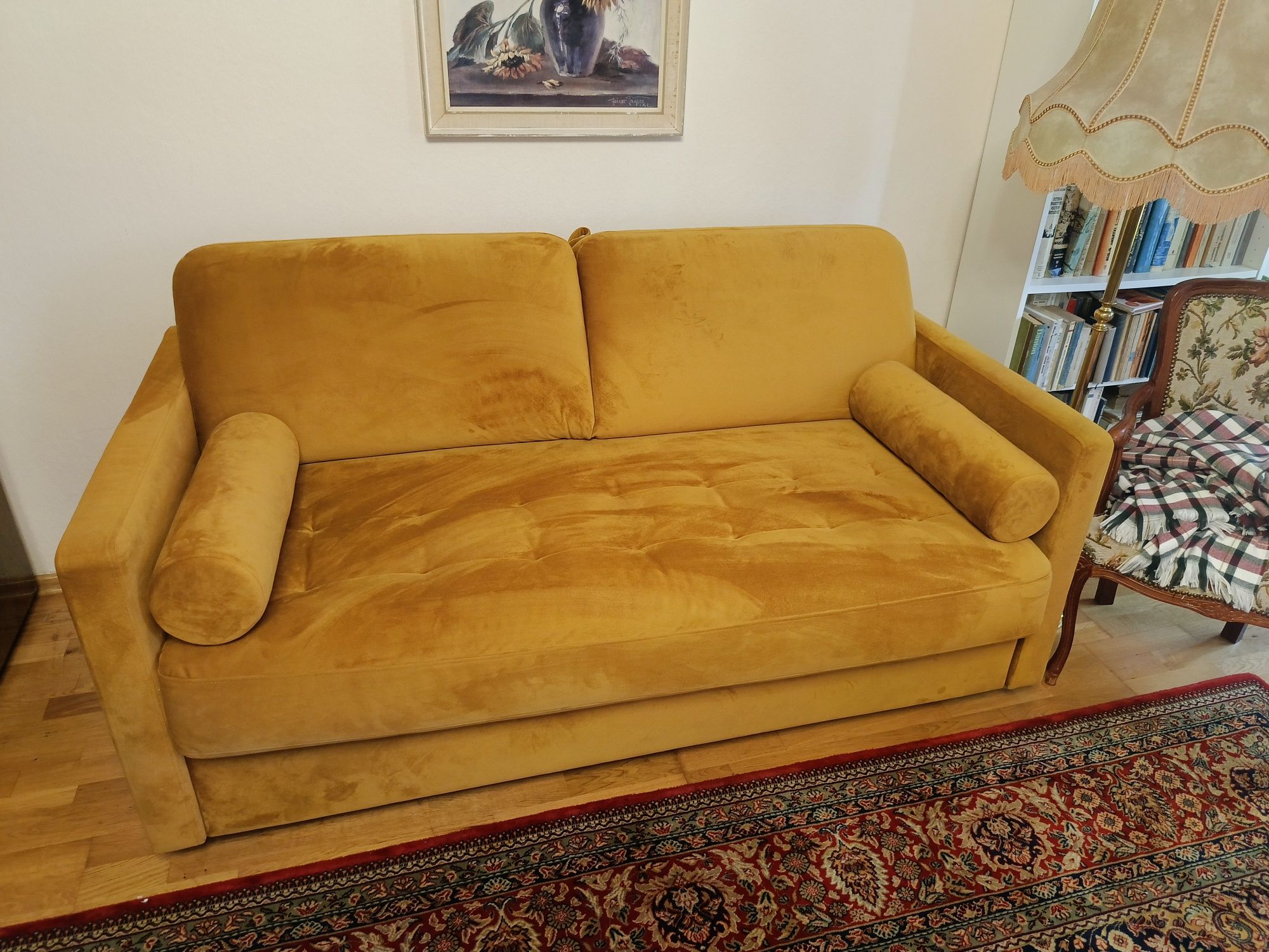 Włoska sofa z funkcją spania.