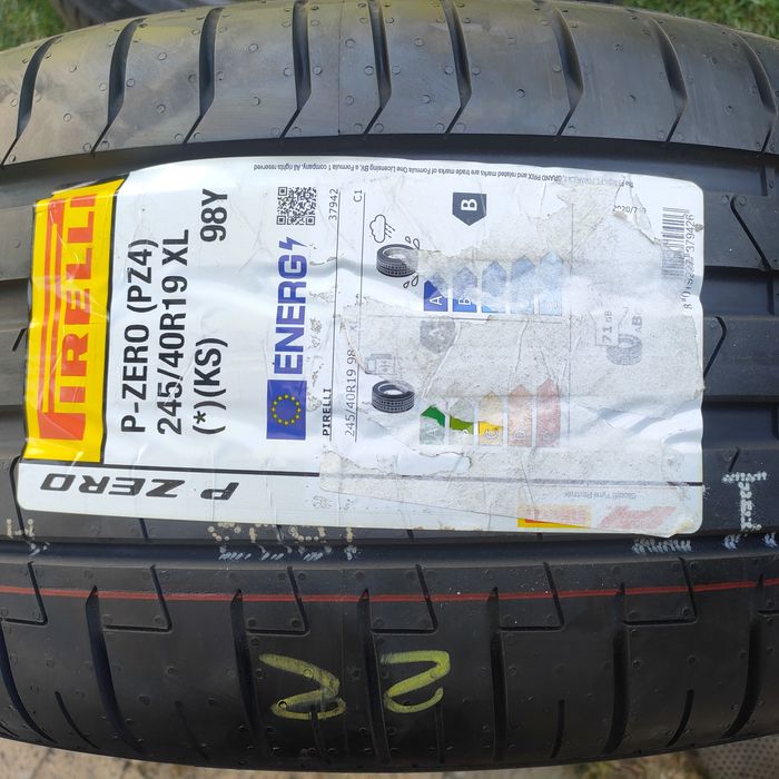 1x Pirell P Zero (PZ4) 245/40R19 98Y XL 1 sztuka letnia