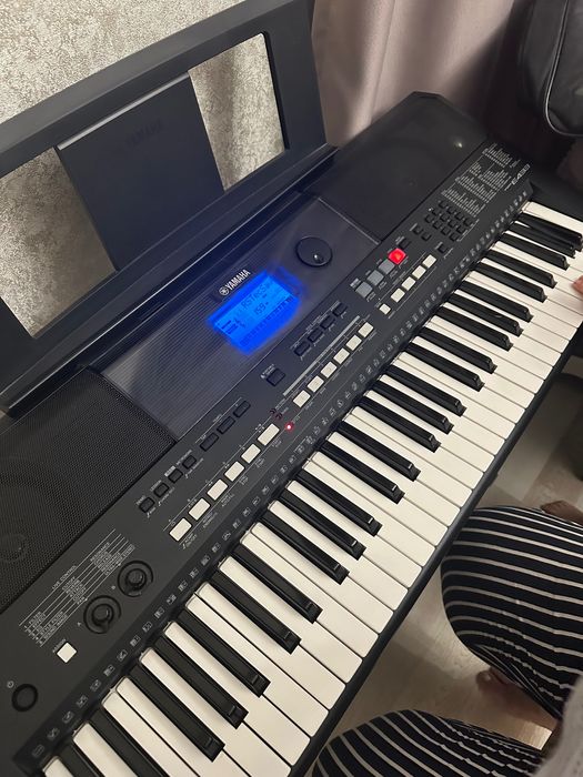 Продам синтезатор Yamaha PSR 433