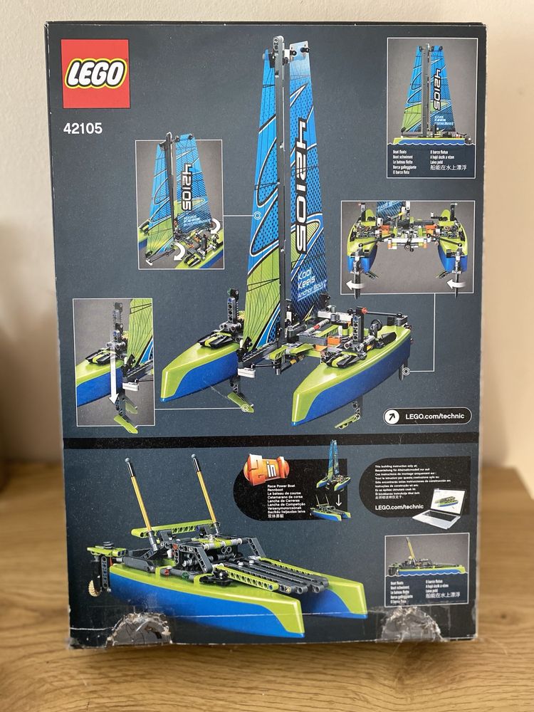 Lego technic 42105 katamaran