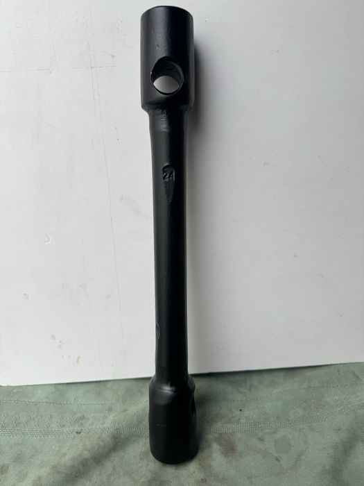 Ключ балоний на 27-24 мерседес рекс варіо