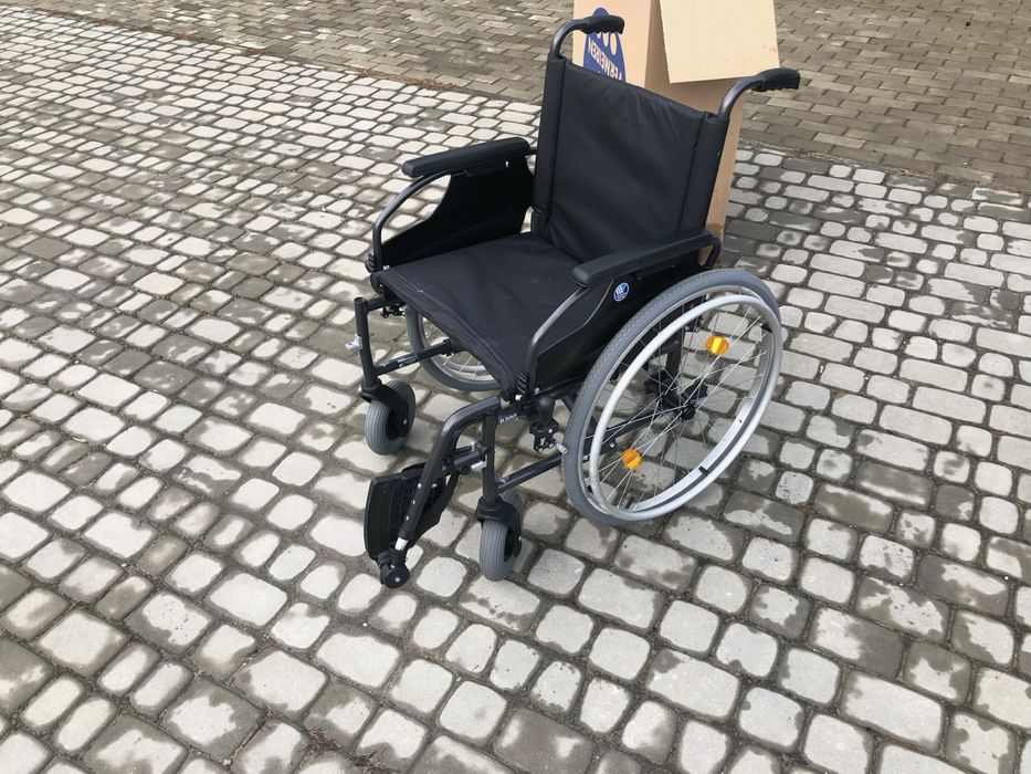 Wozek inwalidzki nowy w fabrycznym opakowaniu