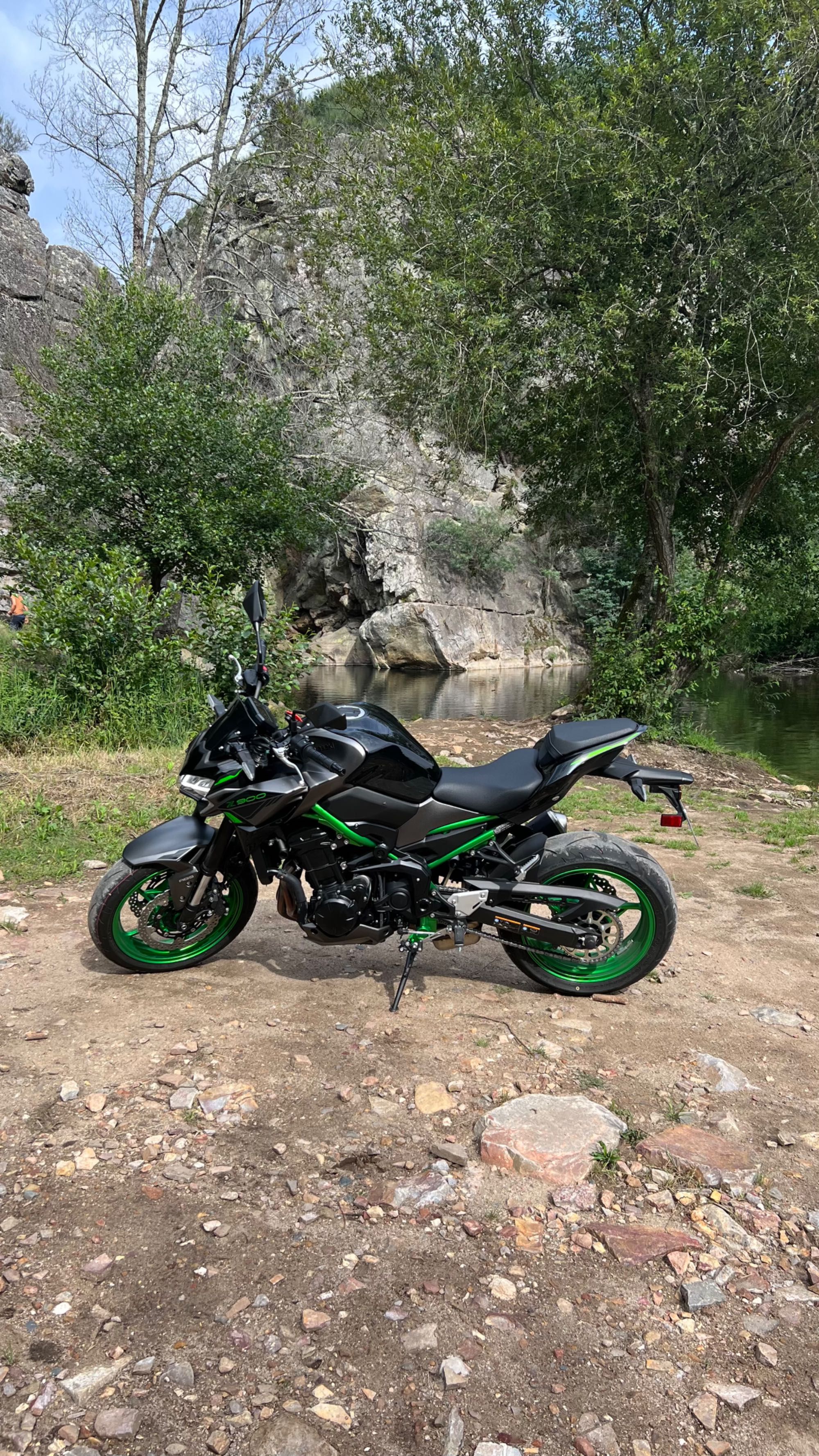 Kawasaki z900 ano 2023