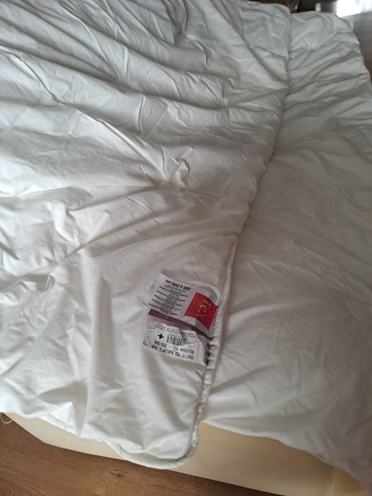 Botões e material de costura