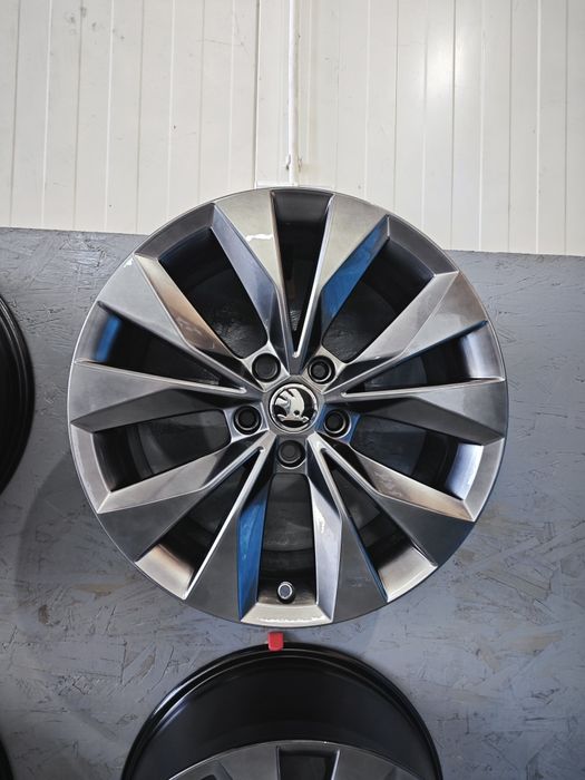 Felgi alu 5x112 18" Skoda Octavia Superb J8 ET44