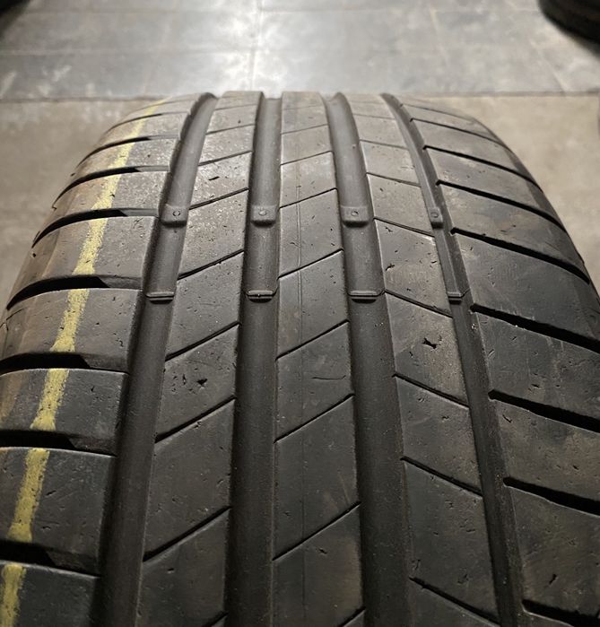 Pneus 225/45R18 semi-novos em muito bom estado