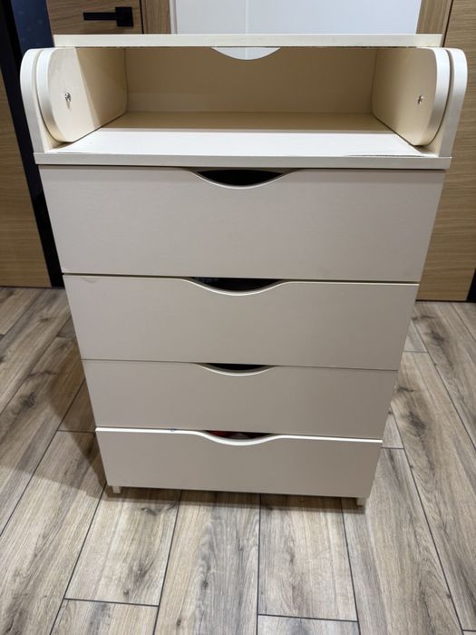 Дитяче ліжечко та пеленатор