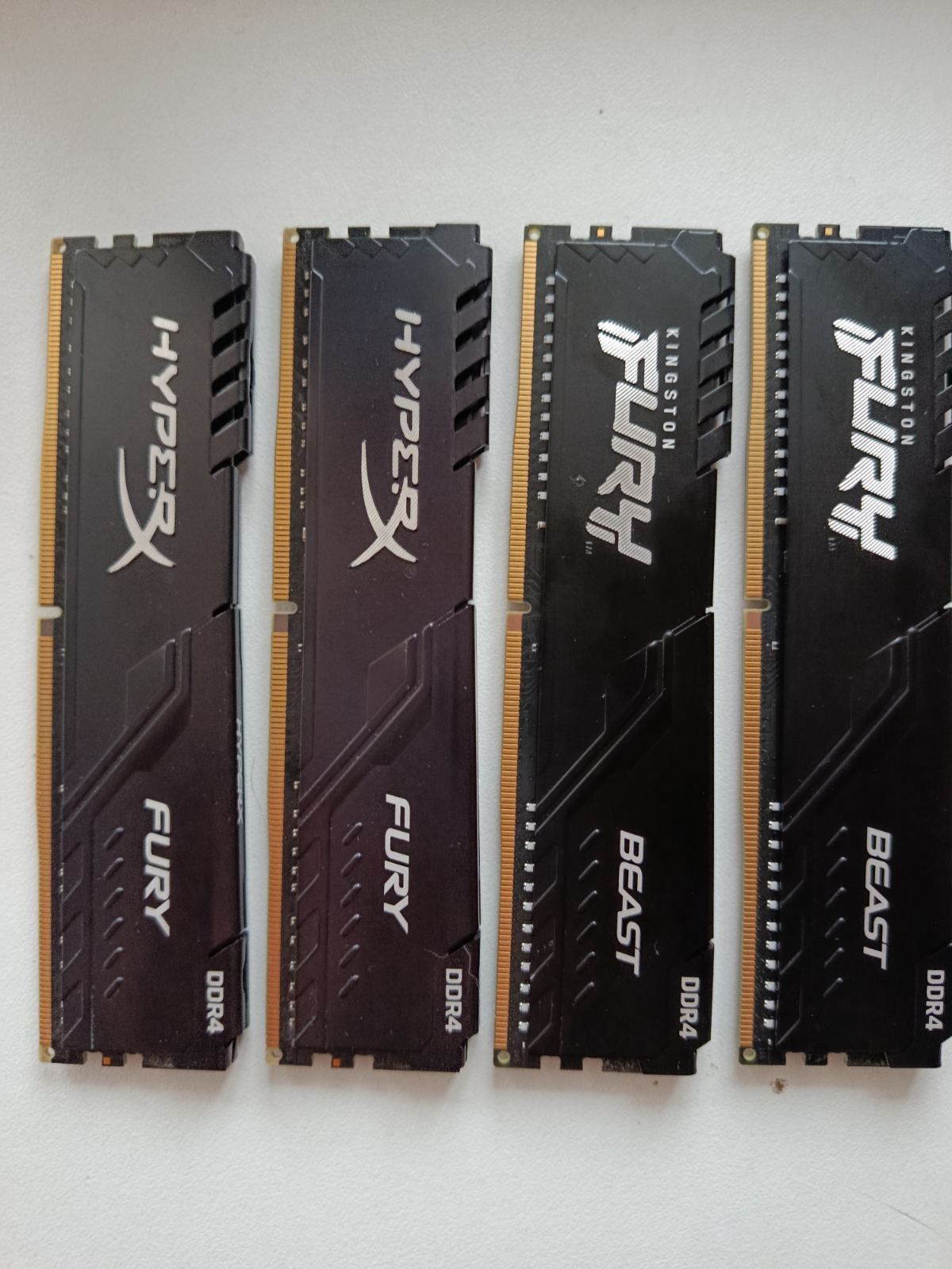 Оперативна пам'ять 4 по 8 HyperX DDR4-3200