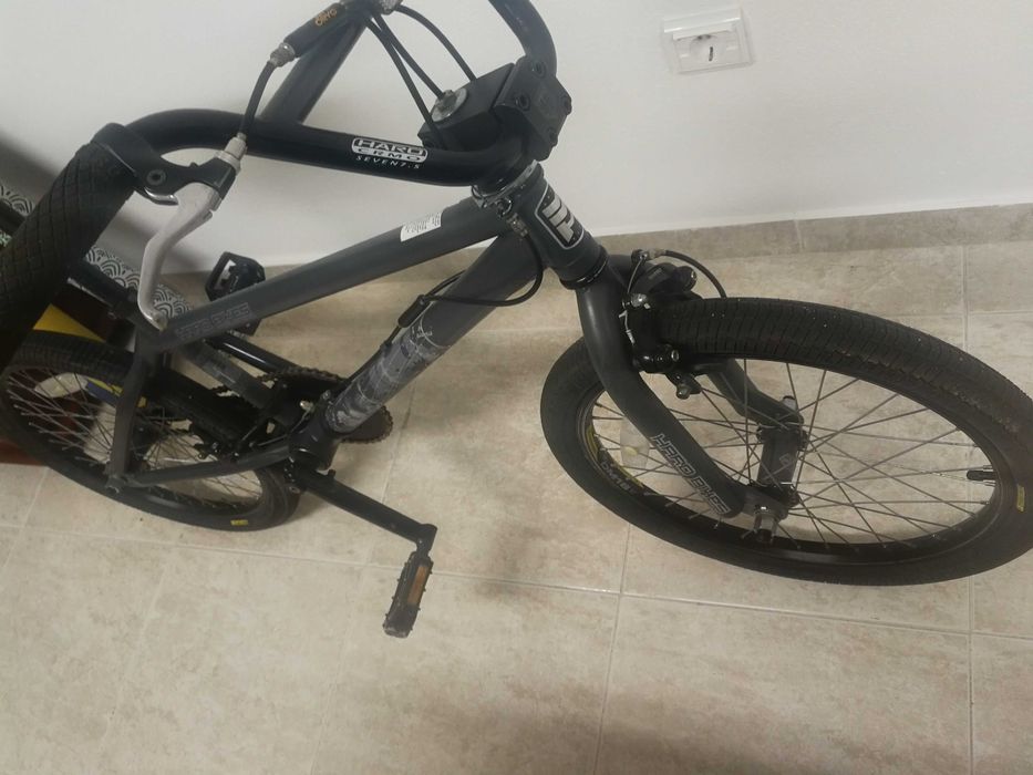 BTT HARO BIKE - Igual a novo