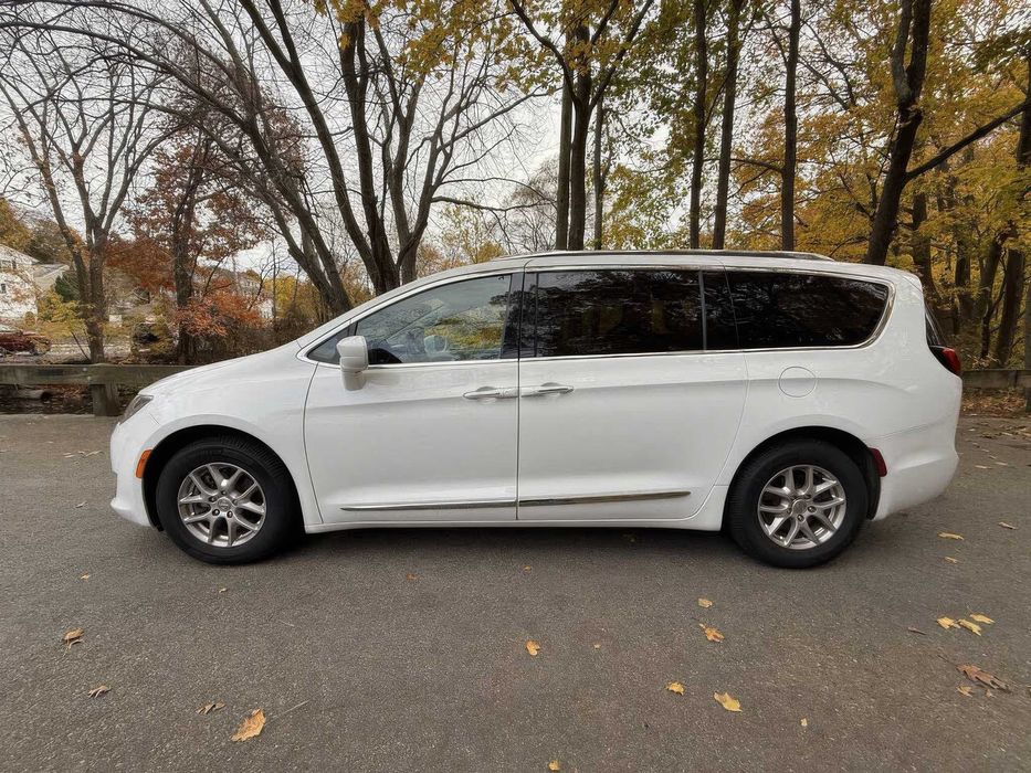Chrysler Pacifica Touring L      2020